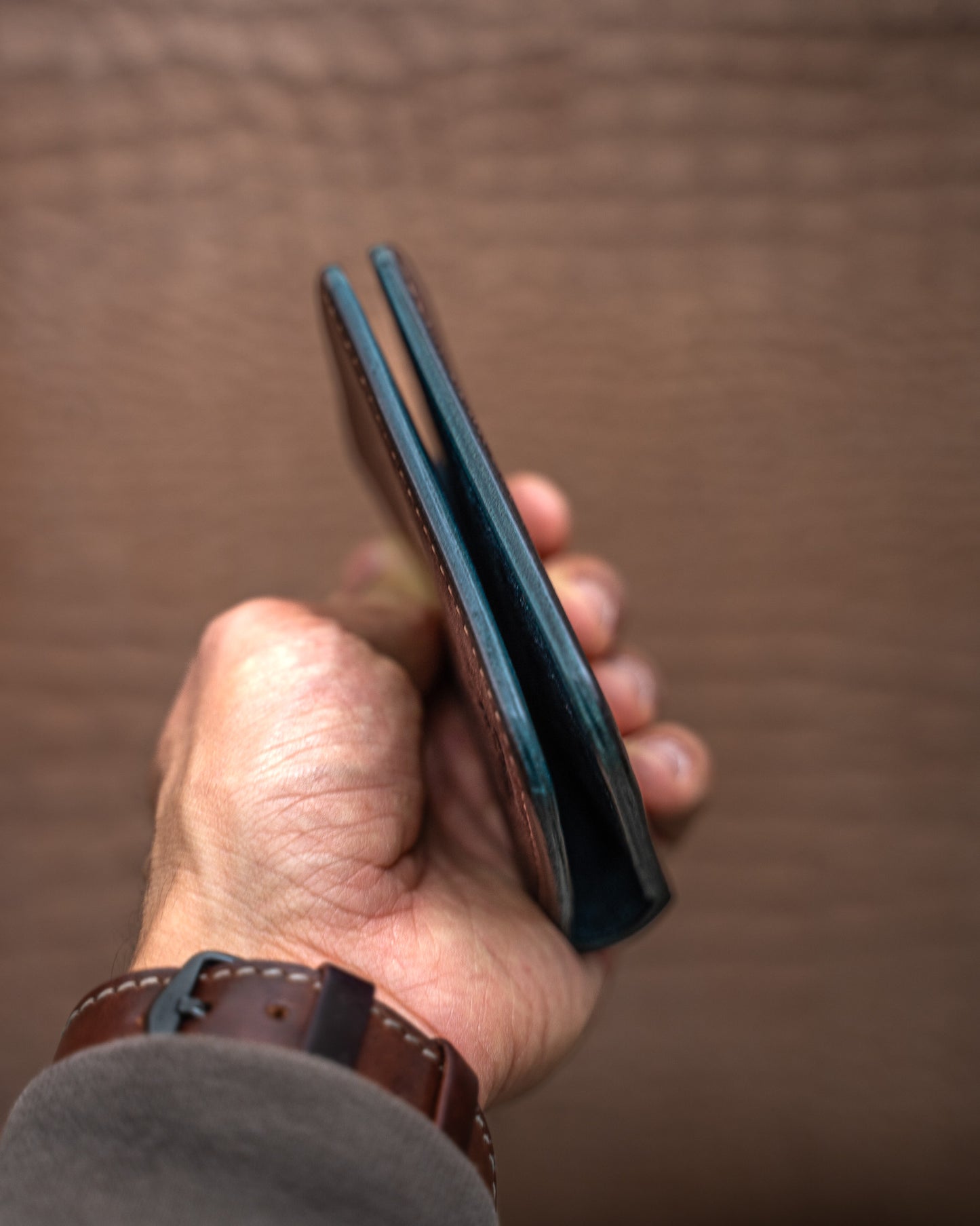 Ръчно изработен Вертикален тънък портфейл Leathersthetic