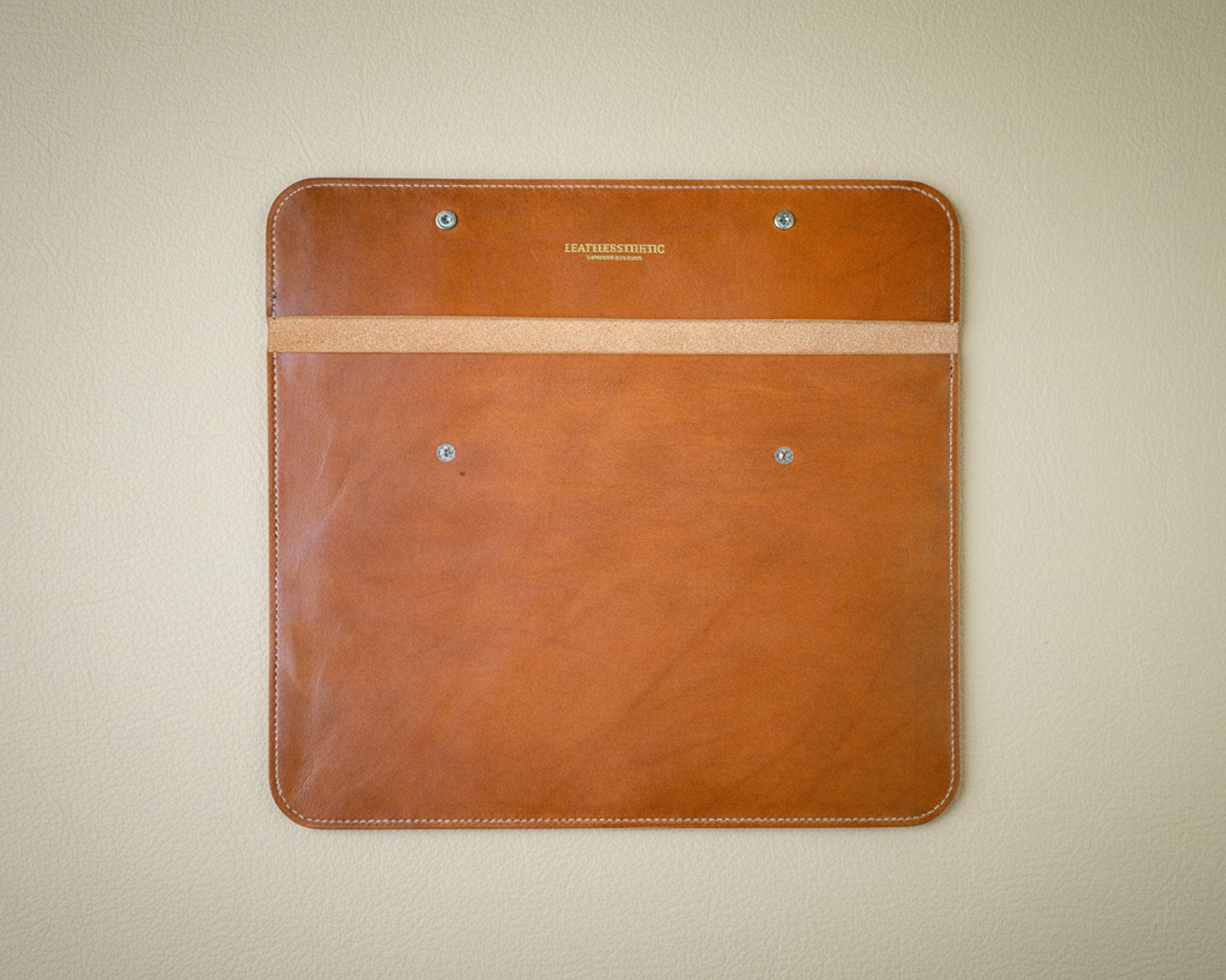 Ръчно изработен кожен Кожен калъф за лаптоп Lathersthetic