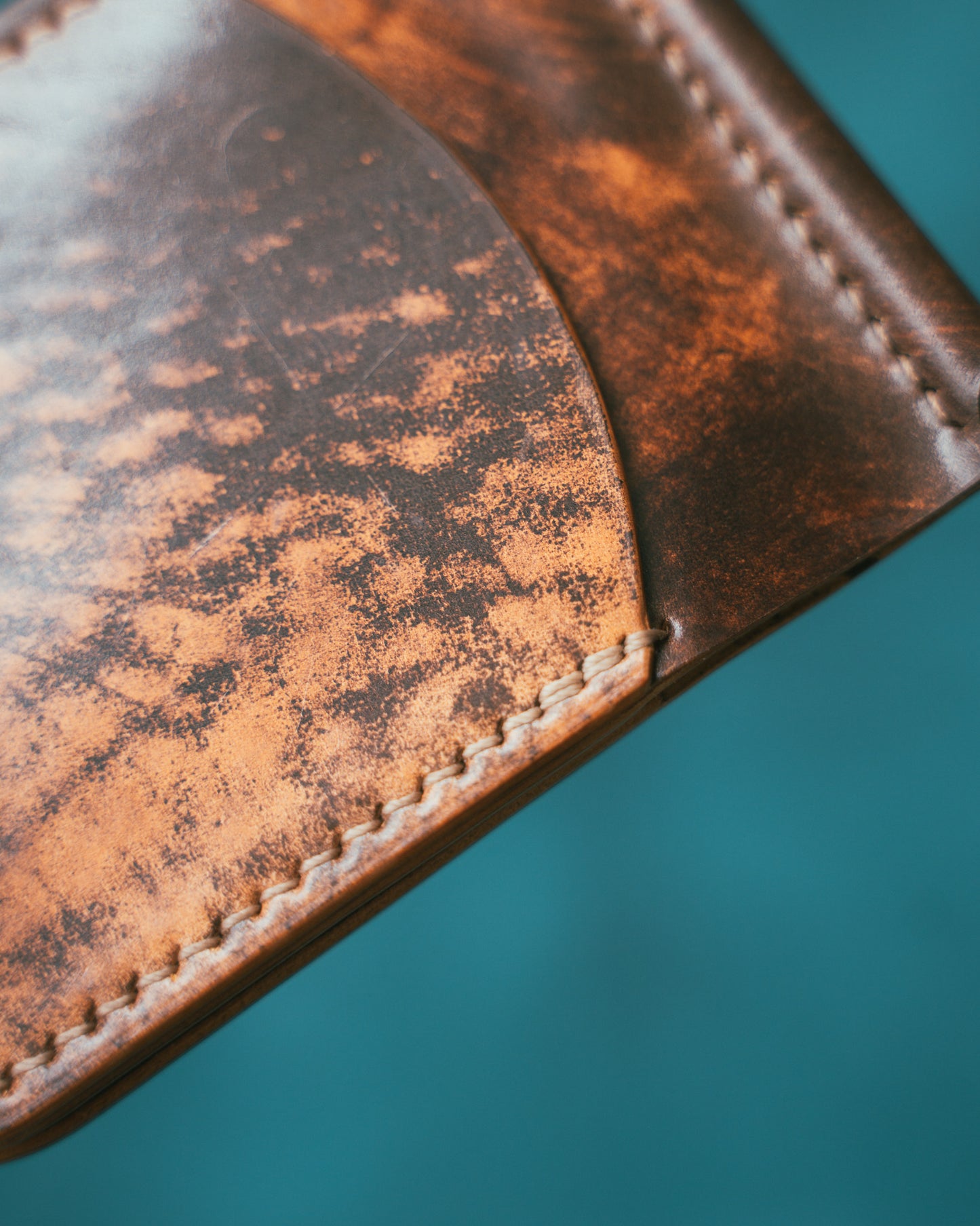 Ръчно изработен Shell Cordovan кардхолдър Leathersthetic
