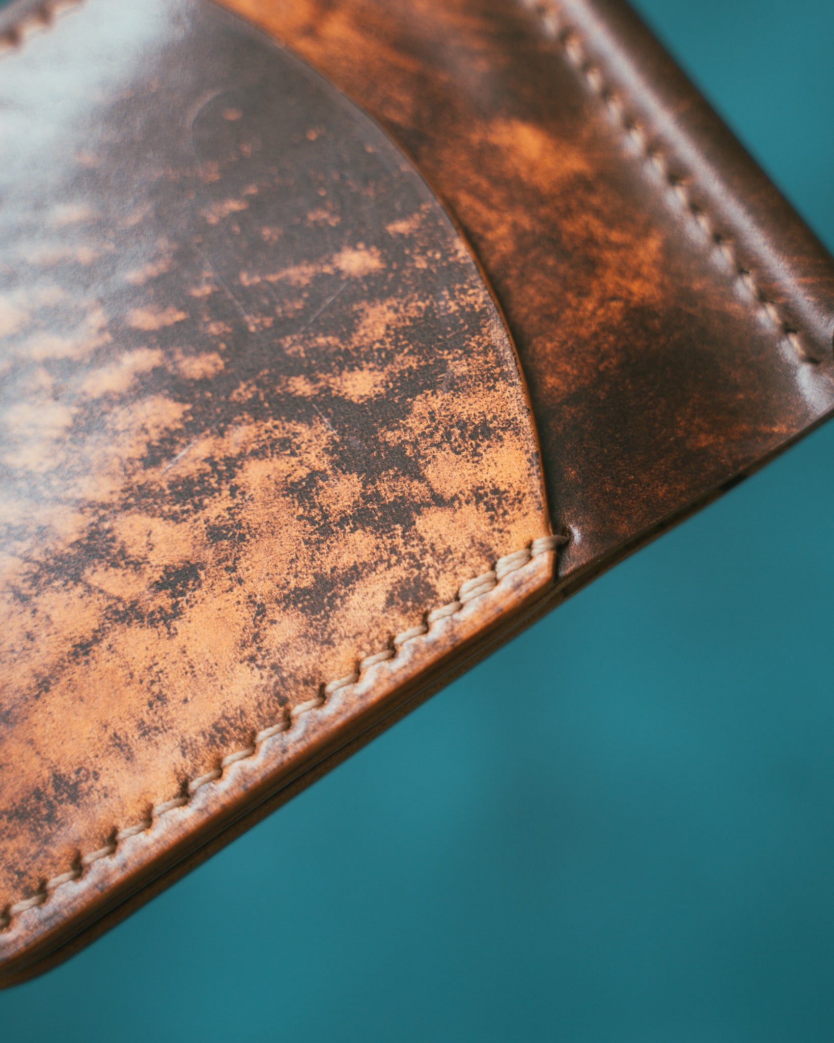 Ръчно изработен Shell Cordovan кардхолдър Leathersthetic