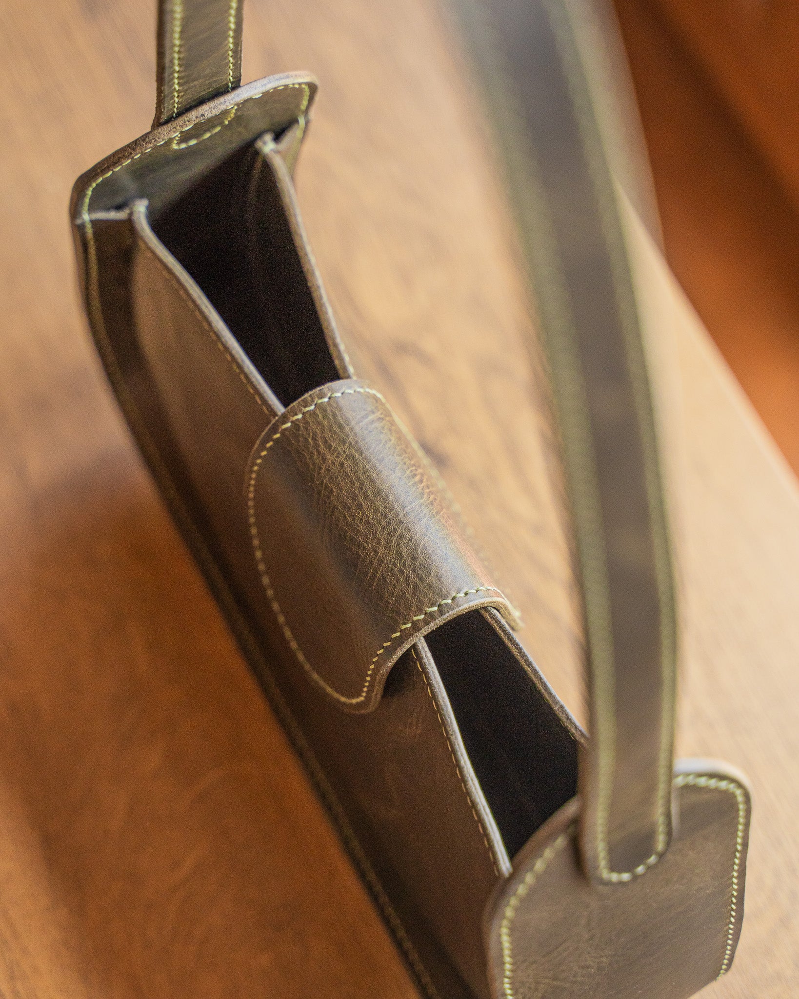 Ръчно изработен Кожена дамска чанта Leathersthetic