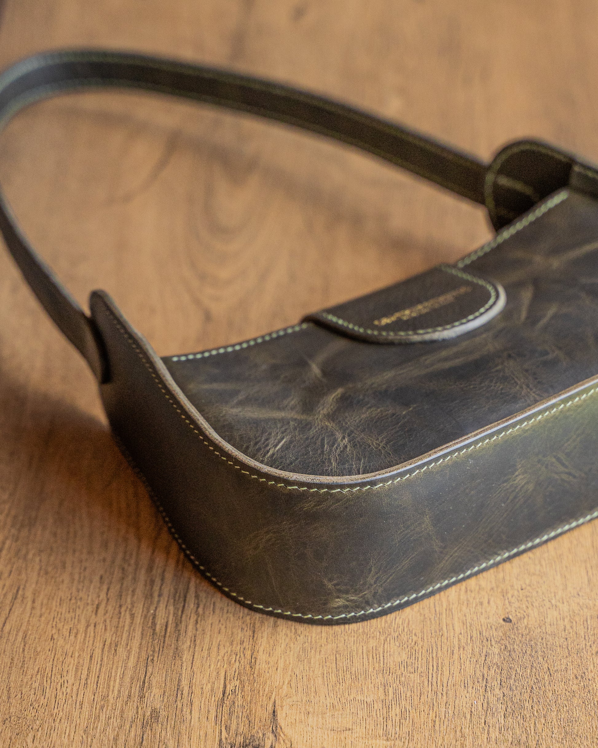 Ръчно изработен Кожена дамска чанта Leathersthetic