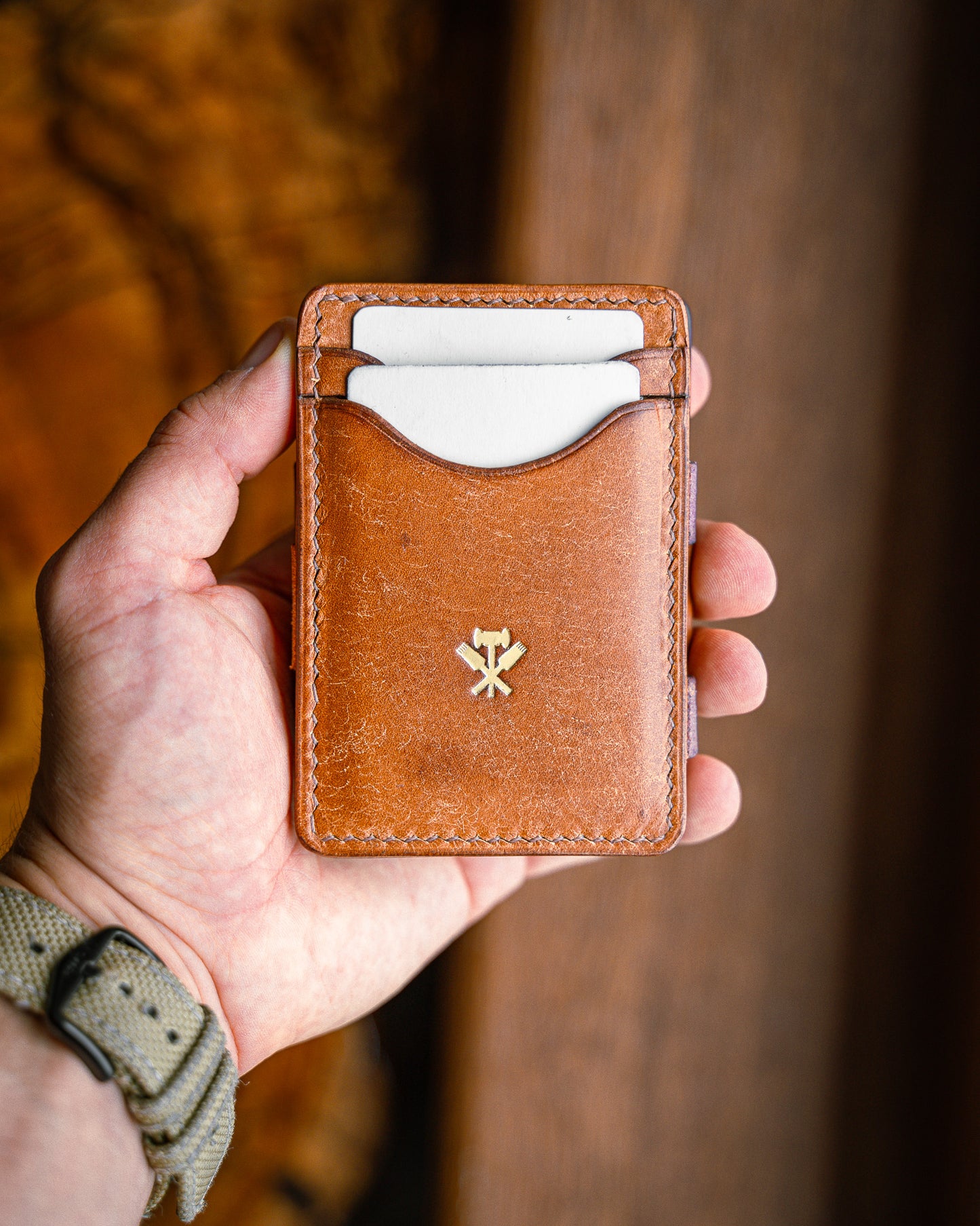 Магически кардхолдър