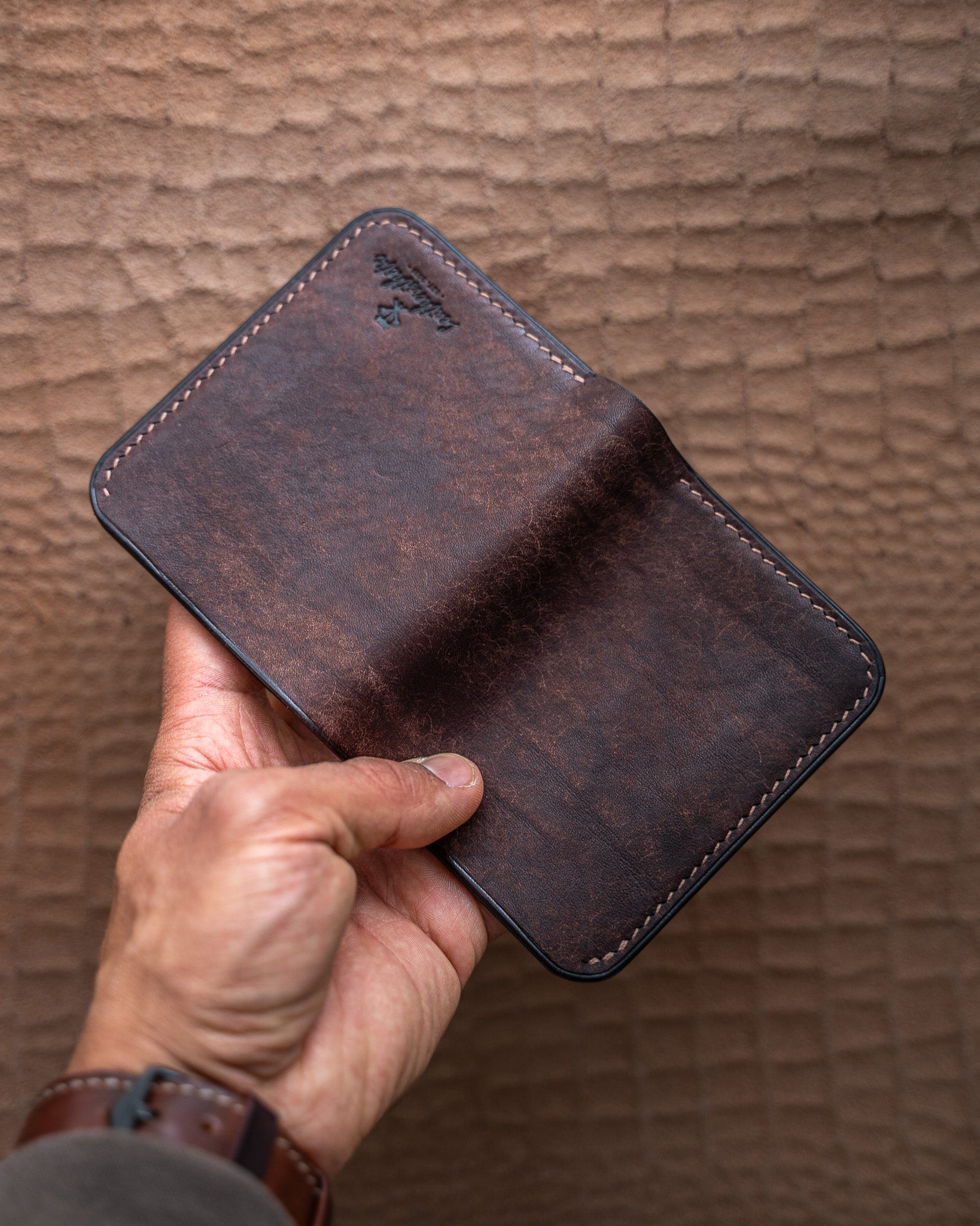Ръчно изработен Вертикален тънък портфейл Leathersthetic