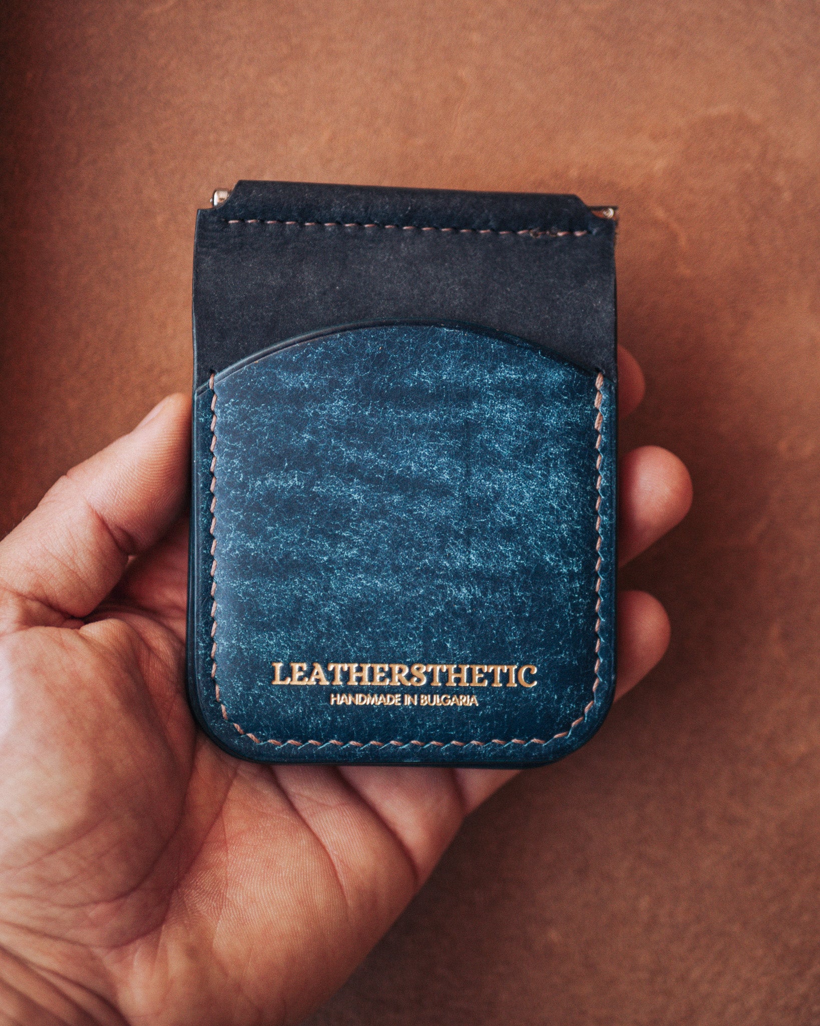 Ръчно изработен Кардхолдър с щипка и 4 джоба Leathersthetic