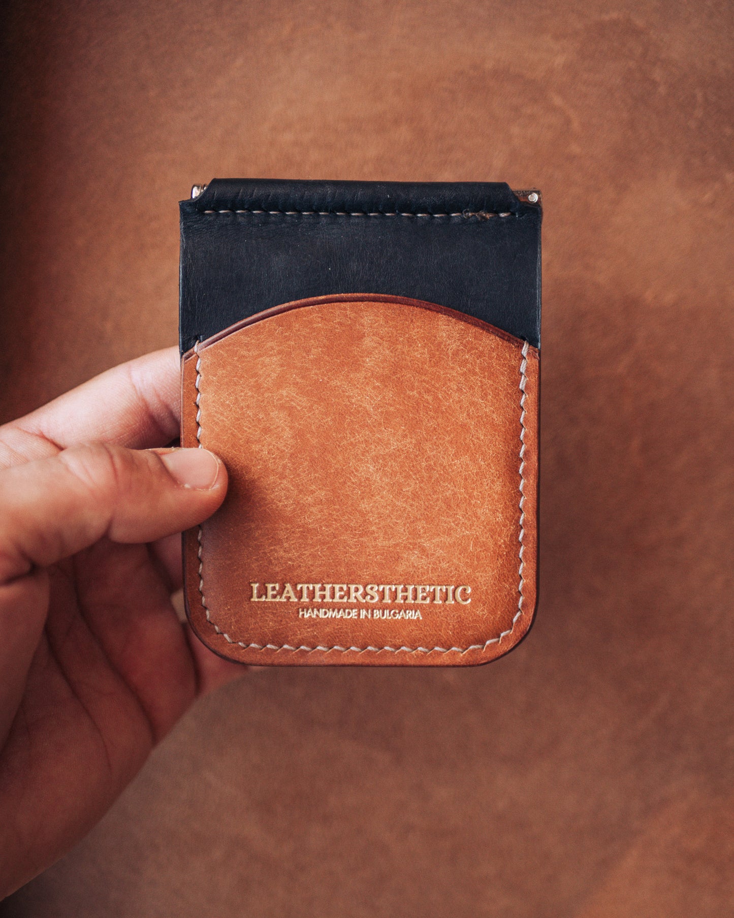 Ръчно изработен Кардхолдър с щипка и 4 джоба Leathersthetic
