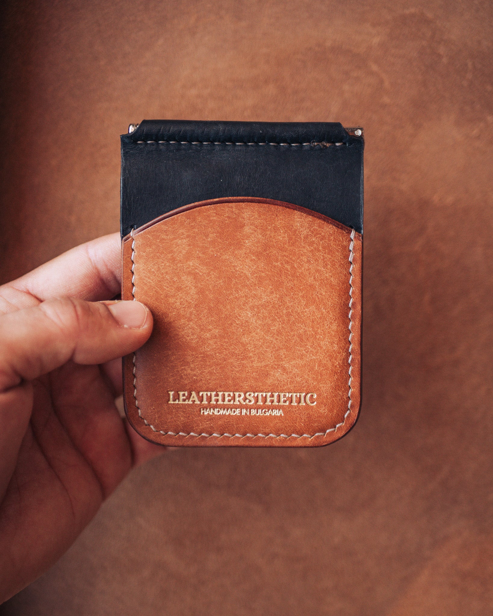 Ръчно изработен Кардхолдър с щипка и 4 джоба Leathersthetic
